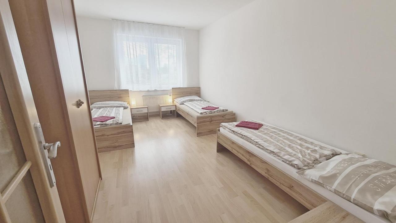 Apartmany Zlatovska Trencin Exterior photo